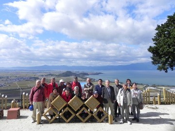 八幡山城跡で琵琶湖を一望できる絶景で記念撮影