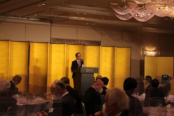 開会の挨拶をする森正彦連合会会長