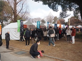 大勢の来客でにぎわったふるさと屋台村